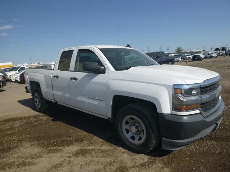 2016-chevrolet-1500-image-2