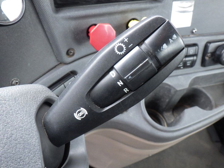 2018-freightliner-cascadia-125-image-16