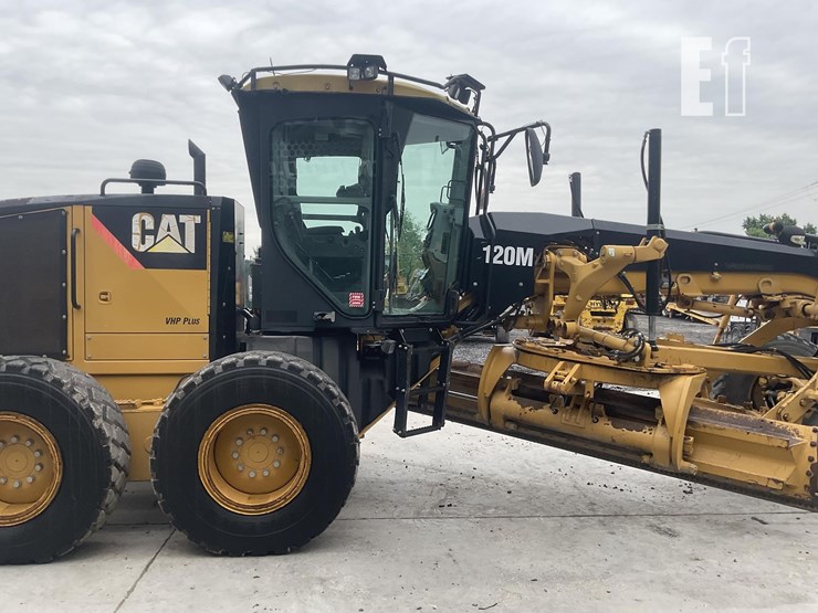 2010-caterpillar-120m-image-5