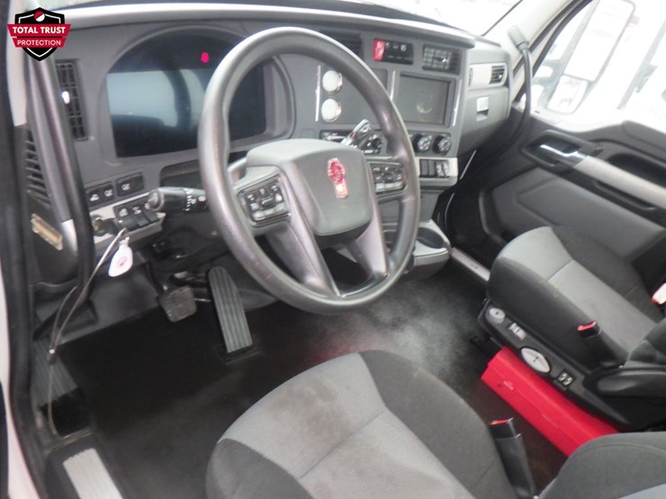 2024-kenworth-t680-image-15