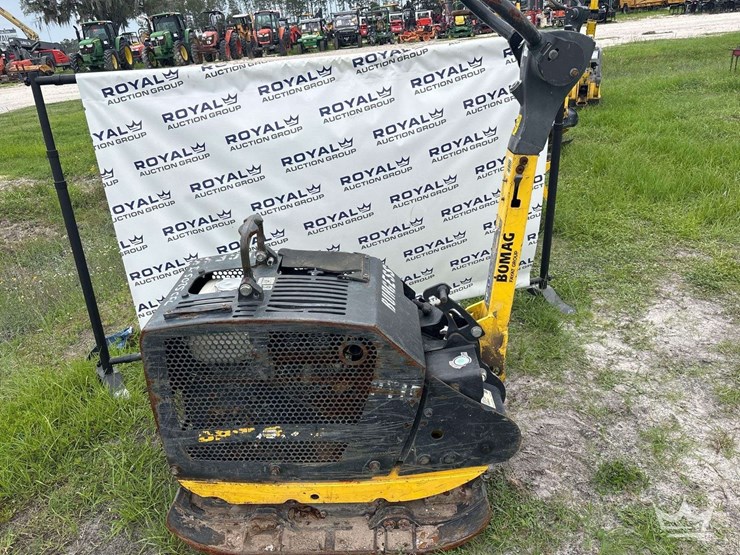 2021-bomag-bpr-60/65-reversible-vibratory-plate-compactor-image-1