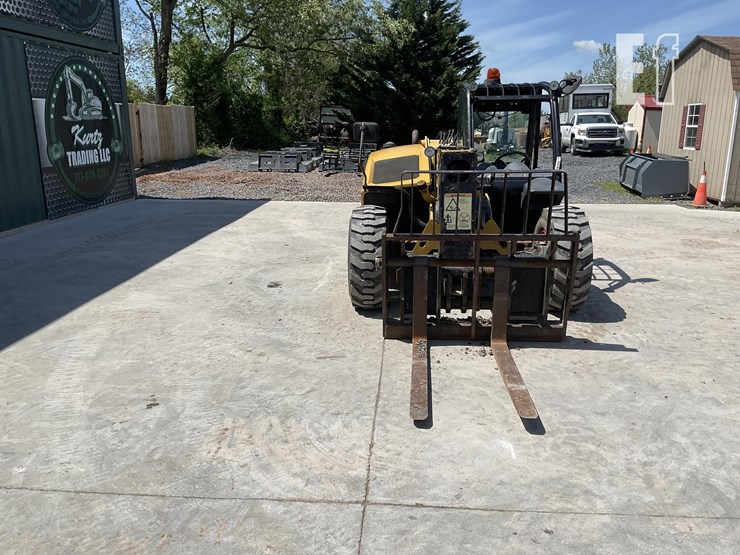 2015-caterpillar-th255c-image-7
