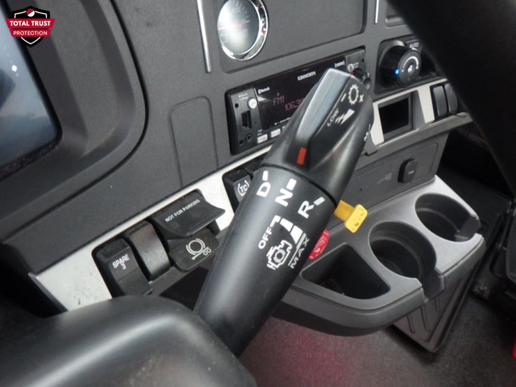 2024-kenworth-t680-image-16