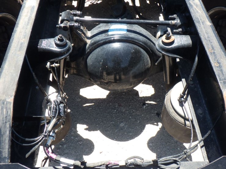 2021-peterbilt-579-image-9