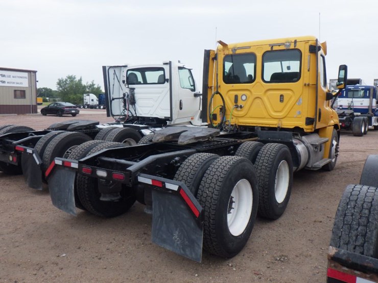 2018-freightliner-cascadia-125-image-7