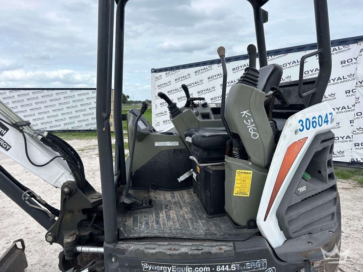 2019-bobcat-e32i-image-12