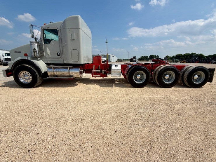 2011-kenworth-t800-image-8
