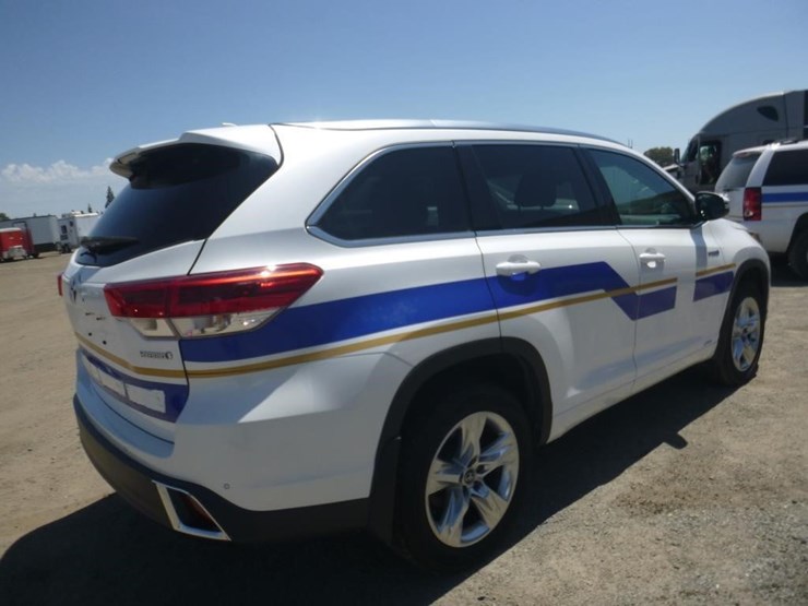 2017-toyota-highlander-image-3