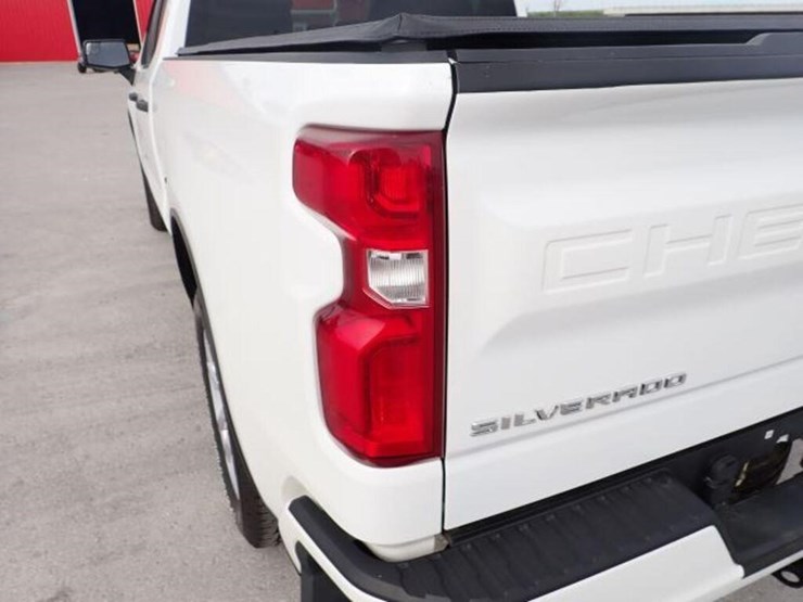 2022-chevrolet-silverado-1500-image-75