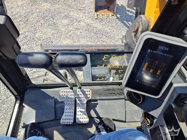 2023-jcb-90z-2-t4-midi-excavator-image-15