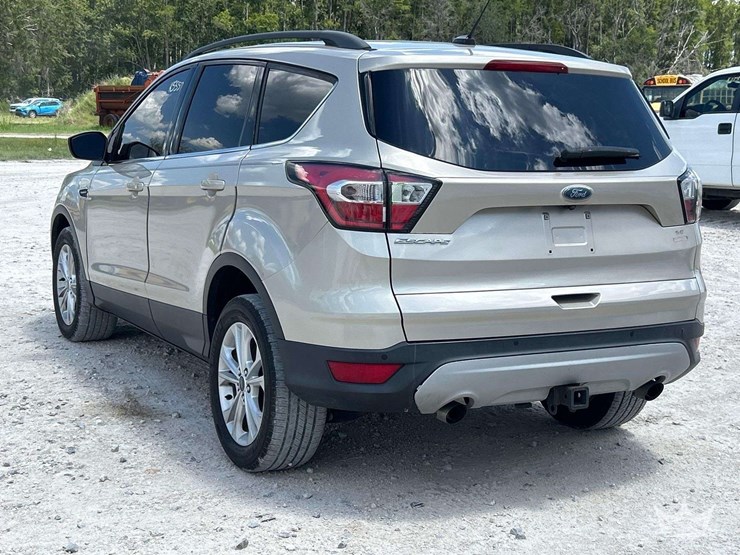 2017-ford-escape-image-2