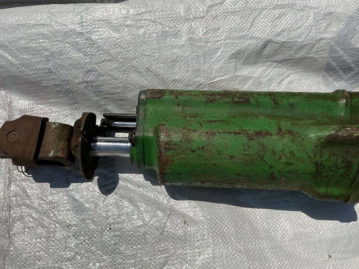 john-deere-111-image-1