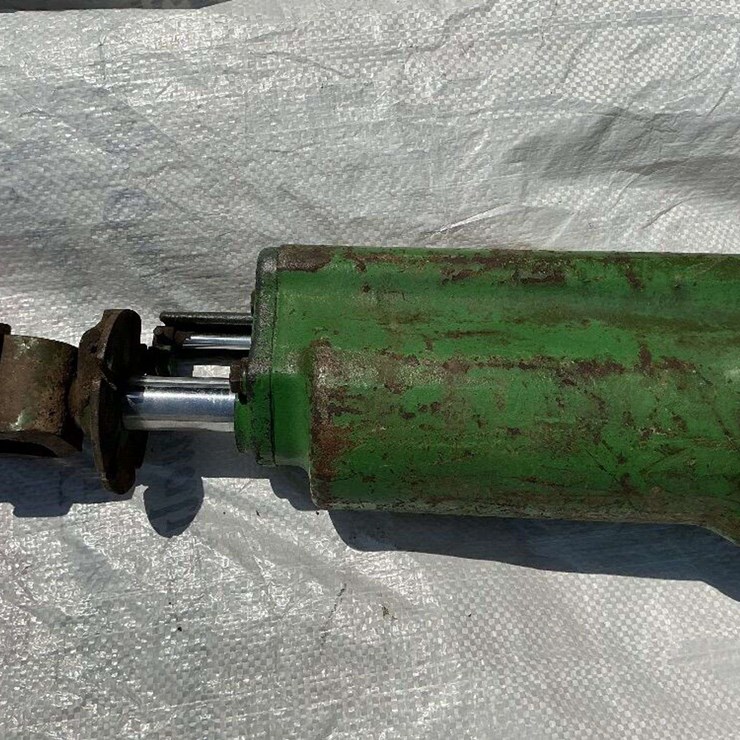 JOHN DEERE 111