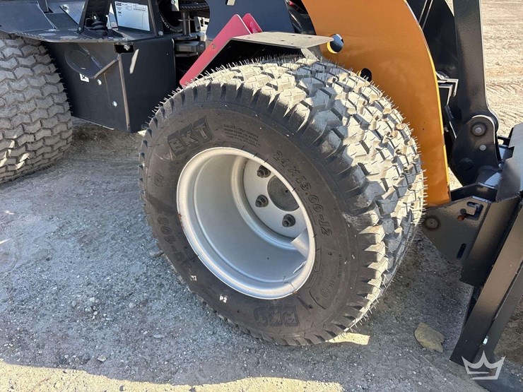 2024-case-sl12-mini-articulated-wheel-loader-image-39