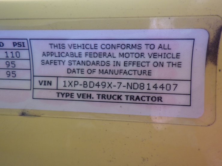 2022-peterbilt-579-image-18