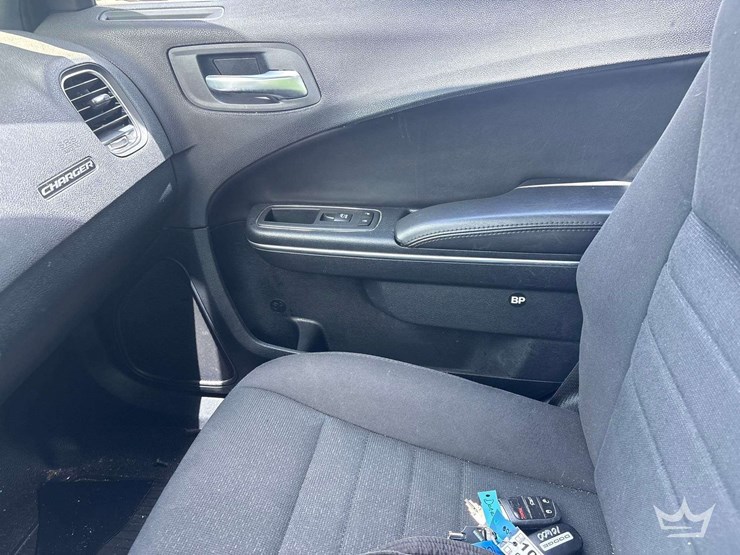 2018-dodge-charger-sedan-image-13