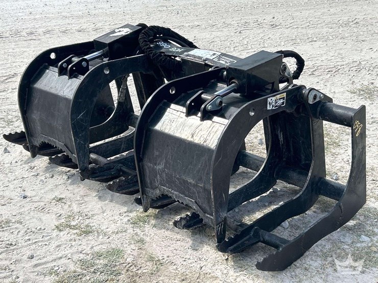 2022-terra-force-ycg066-66in-hydraulic-dual-cylinder-root-grapple-skid-steer-attachment-image-1