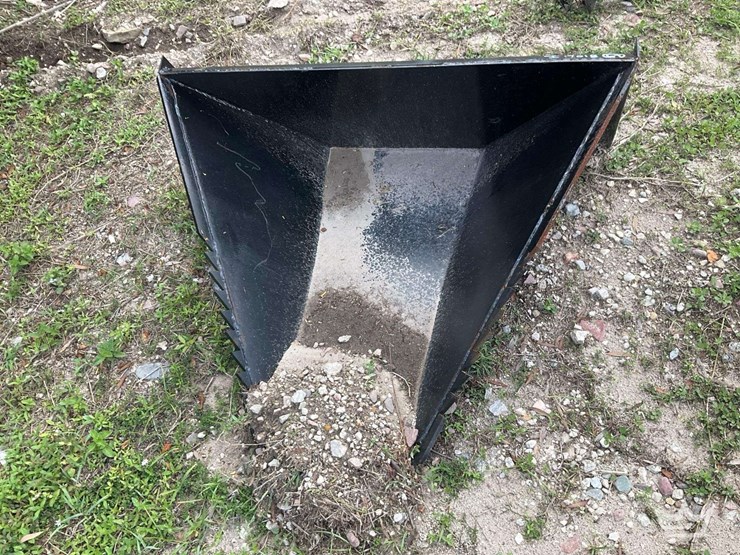 2025-jmr-stump-bucket-skid-steer-attachment-image-2