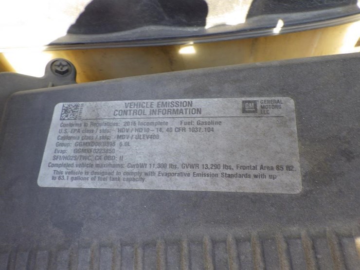 2016-chevrolet-3500-image-12