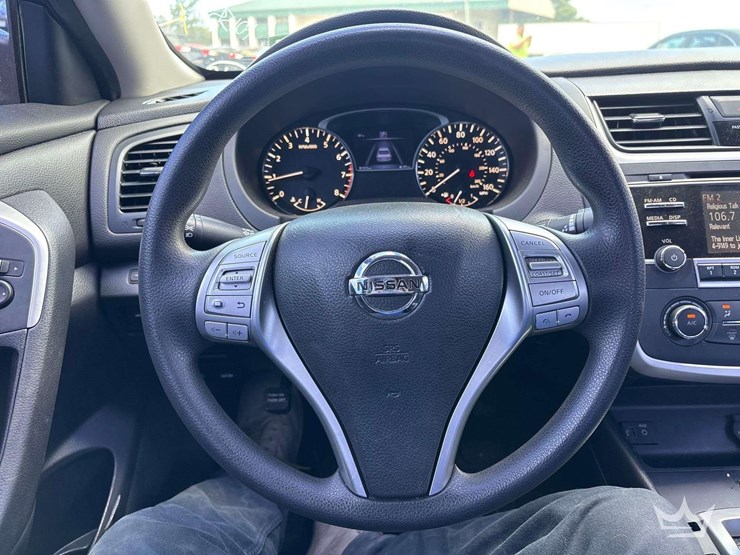 2017-nissan-altima-sedan-image-12