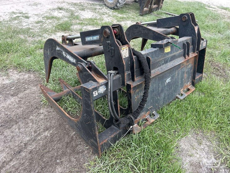 blue-diamond-72in-dual-cylinder-hydraulic-grapple-skid-steer-attachment-image-4