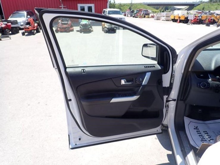 2011-ford-edge-image-29