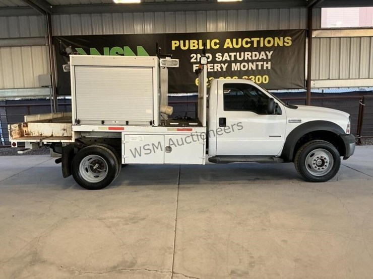 2006-ford-f550-image-1