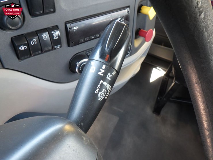 2020-peterbilt-579-image-16