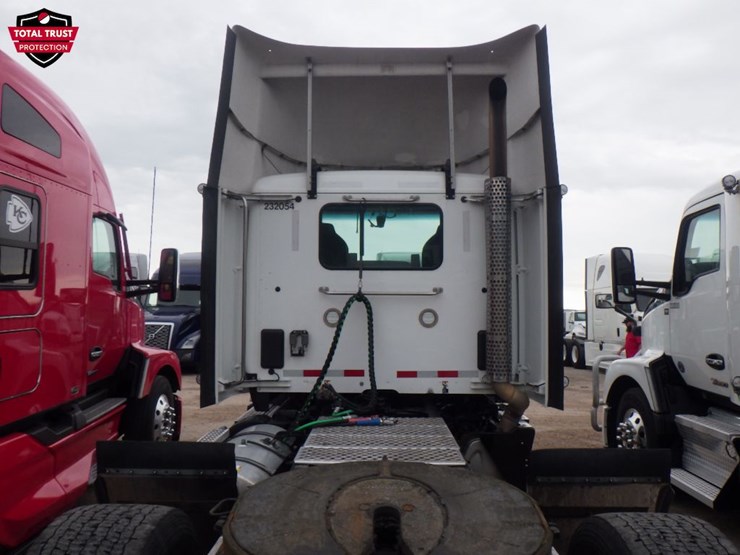 2024-kenworth-t680-image-10