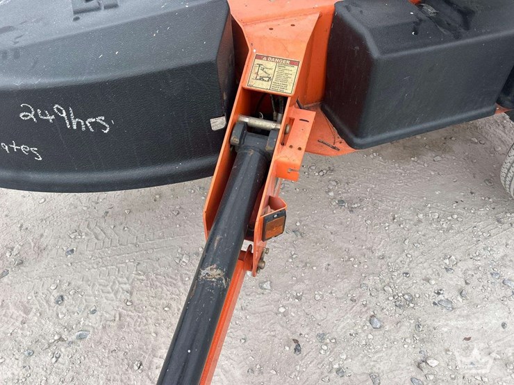 2019-jlg-t350-image-12