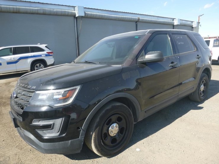 2017-ford-explorer-image-1