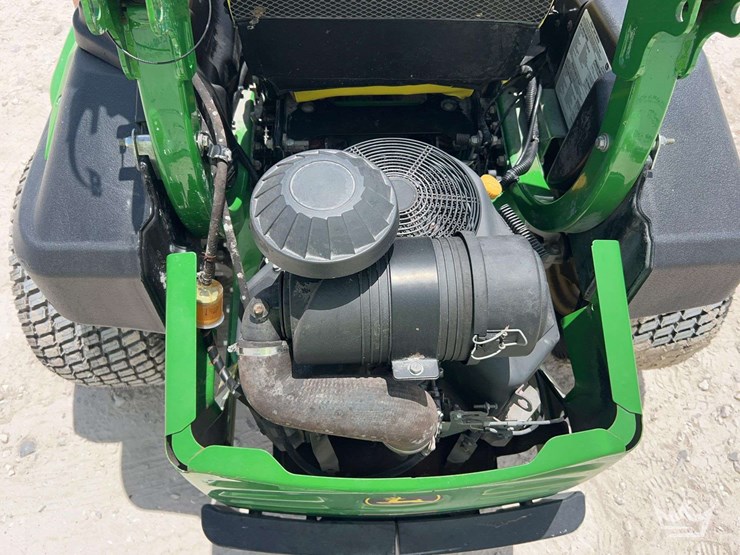 2015-john-deere-950m-72in-zero-turn-mower-image-12