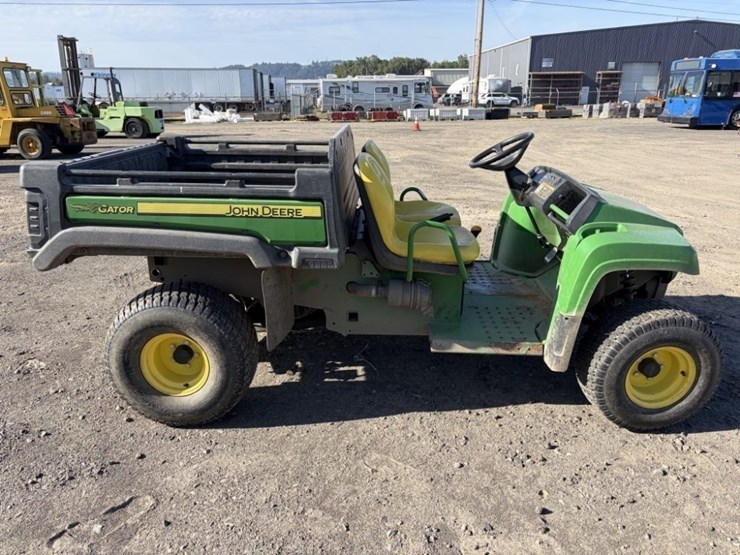 2016-john-deere-tx-4x2-image-3