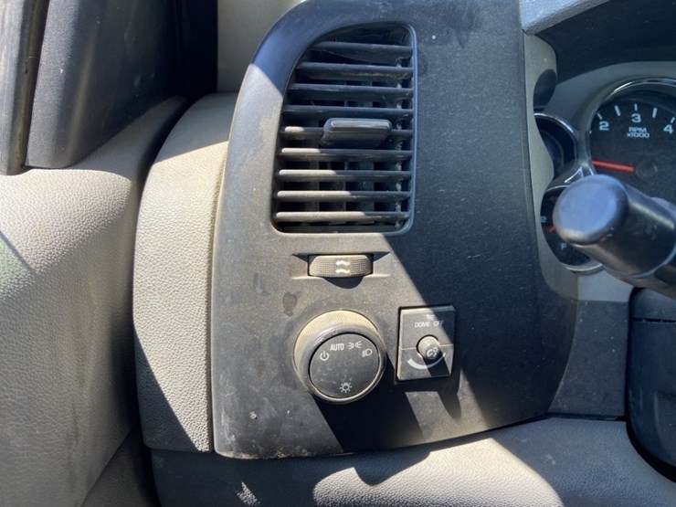 2008-chevrolet-silverado-2500-image-25
