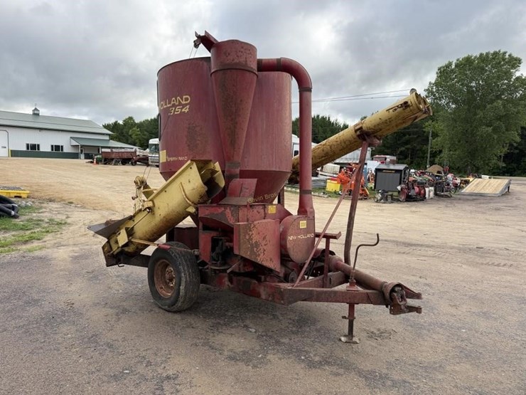 new-holland-354-image-2