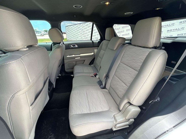 2014-ford-explorer-image-22