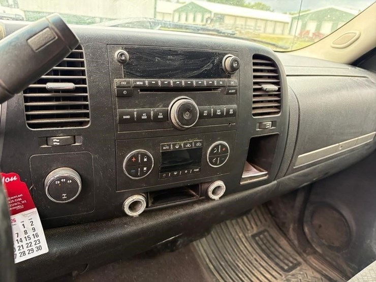 2008-chevrolet-2500-image-17