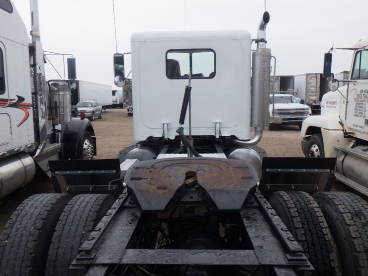 2000-peterbilt-378-image-10