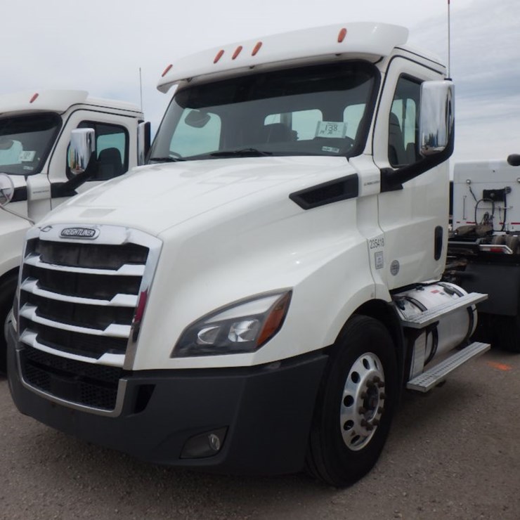 2019 FREIGHTLINER CASCADIA 116