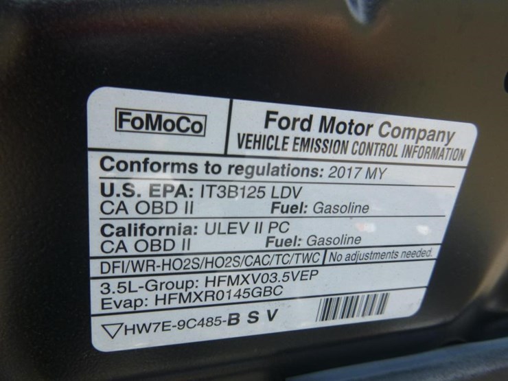 2017-ford-explorer-image-12