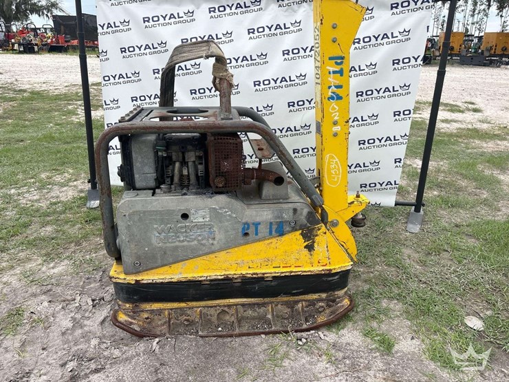 2016-wacker-neuson-dpu5545-vibratory-plate-compactor-image-1