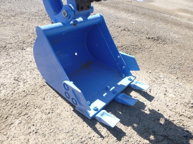hydraulic-excavator-image-9
