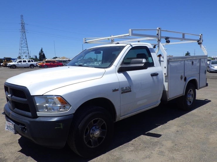 2018-dodge-2500-image-1