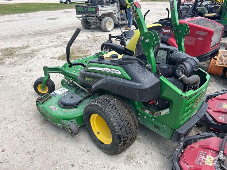 2015-john-deere-950m-72in-zero-turn-mower-image-3