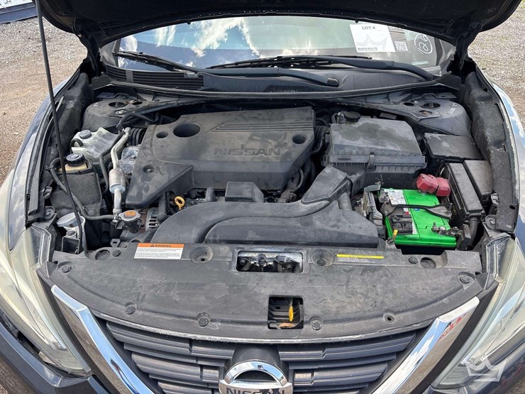 2017-nissan-altima-sedan-image-6