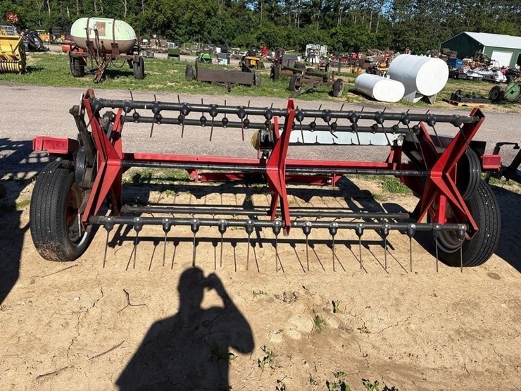 h&s-7'-hay-tedder-image-3