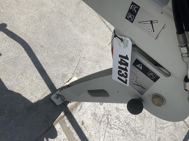 2019-claas-liner-2800-image-10