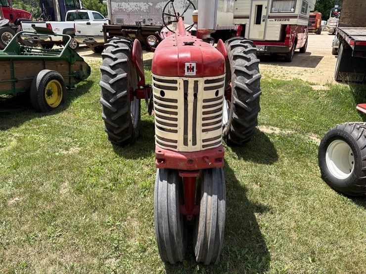 farmall-350-gas-tractor-image-8