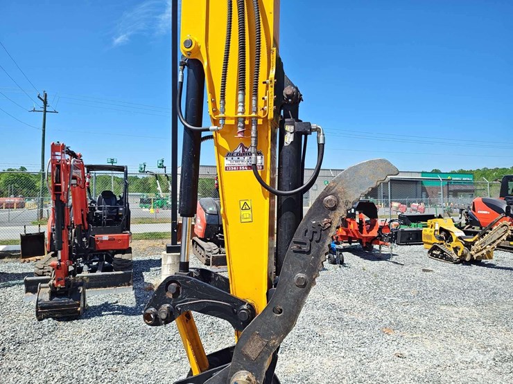 2023-jcb-90z-2-t4-midi-excavator-image-30