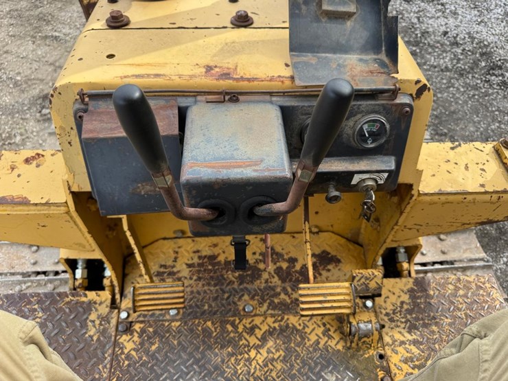 komatsu-d37e-2-image-24
